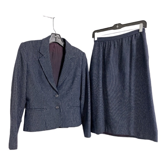 A Patrick Shea Creation Vintage Wool Lined Blue striped Suit size 8 - Picture 1 of 11